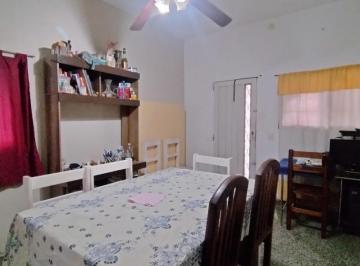 Casa · 200m² · 3 Ambientes · 1 Cochera · Casa 3 Ambientes