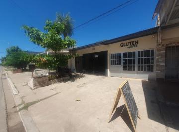 Casa · 200m² · 6 Ambientes · 1 Cochera · Excelente Propiedad: Casa, Locales Comerciales y Deptos.
