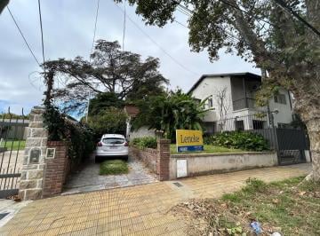 Terreno · 300m² · Excelente Terreno Zona Residencial, 10 X 30 C/construccion a Refaccionar Apto Credito