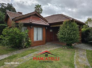 Casa · 390m² · 4 Ambientes · 1 Cochera · Casa en Venta con 4 Ambientes en Banco Provincia