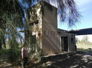 Casa · 68m² · 4 Ambientes · 1 Cochera · Venta de Casa en Rodeo del Medio