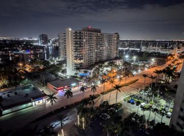 Departamento · 45m² · 3 Ambientes · 15 Cocheras · Alquiler en Miami Florida X Día Complejo Tides Deptos.
