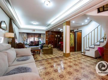 Casa · 180m² · 7 Ambientes · 1 Cochera · Hermosa Casa en Velez Sarsfield - 220 m² Const - Garage - Quincho