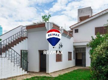 Casa · 300m² · 8 Ambientes · 2 Cocheras · Casa 4 Dorm. Venta Macrocentro