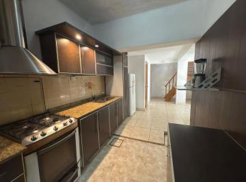 Casa · 360m² · 7 Ambientes · Se Vende Casa Mas Departamento en Barrio Alberdi