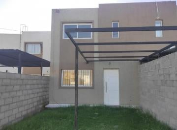 Casa · 75m² · 6 Ambientes · 1 Cochera · Duplex 2 Dorm. 2 Baños V. Cercano No Credito