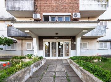 Departamento · 70m² · 4 Ambientes · 1 Cochera · Dpto en Venta 3 Dorm. y Cochera (Escalera)