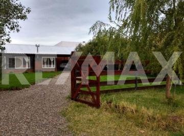 Casa · 90m² · 3 Ambientes · 2 Cocheras · Venta Casa 3 Dorm. Villa El Chocon. Apto Credito
