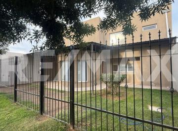 PH · 292m² · 5 Ambientes · 1 Cochera · Venta Duplex Plottier 4 Dorm. Apta Credito