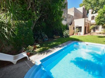 Casa · 210m² · 5 Ambientes · 2 Cocheras · Venta Casa Estilo Colonial - Jardin y Pileta