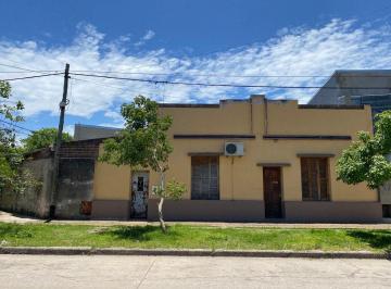 Casa · 140m² · 5 Ambientes · 2 Cocheras · Casa 2 Dorm. Cochera Patio B Sgto Cabral