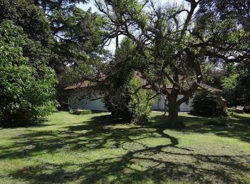 Quinta vacacional · 216m² · 4 Dormitorios · Casa Quinta en Venta en Bosques en Lote de 10000 m²
