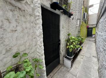 PH · 61m² · 4 Ambientes · PH Sobre Av Hipólito Yrigoyen!