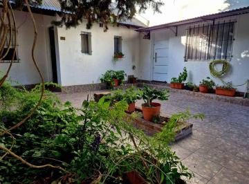 Casa · 123m² · 6 Ambientes · Venta Casa + Depto + Patio + Quincho (Multifamiliar)