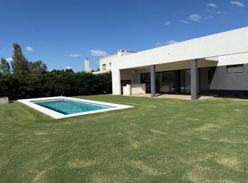 Casa · 185m² · 5 Ambientes · 2 Cocheras · Casa en Venta 5 Amb. Oportunidad Al Costo