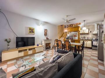 Casa · 135m² · 4 Ambientes · 1 Cochera · Venta - Casa de Frente con Local