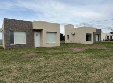 Casa · 67m² · 4 Ambientes · Dos Departamentos en C. Dabreux 357 - Macachín