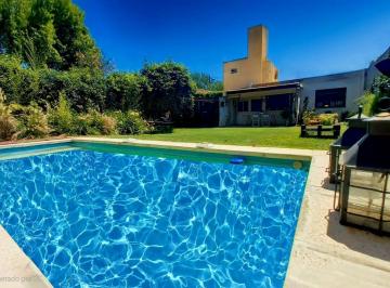 Casa · 110m² · 4 Ambientes · 1 Cochera · Casa 3 Dorm. B° Los Naranjos. Pileta. Cordoba