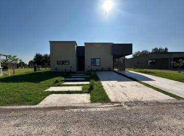 Casa · 236m² · 6 Ambientes · 2 Cocheras · Casa en Barrio Lagos de San Eliseo Casa de 6 Ambientes