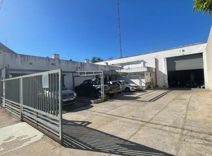 Galpon en alquiler en Larrea · 4 ambientes