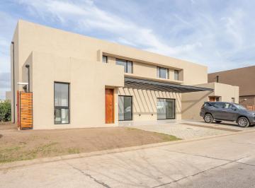Casa · 164m² · 2 Dormitorios · 2 Cocheras · Venta Casa Tipo Duplex Condos Don Mateo Funes
