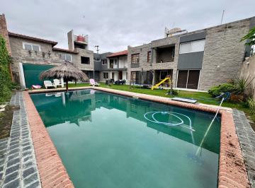 Casa · 171m² · 1 Ambiente · 2 Cocheras · Casa en Housing 3 Dor 2 Baños Granja de Funes, Pieta y Sum