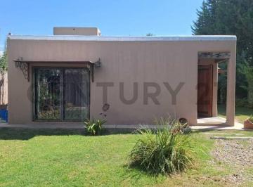 Casa · 135m² · 4 Ambientes · 3 Cocheras · Lunlunta, Maipu Casa en Venta
