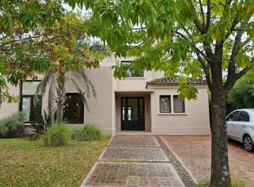 Casa · 250m² · 5 Ambientes · 4 Cocheras · Venta y Alquiler Casa Al Rio San Isidro Labrador