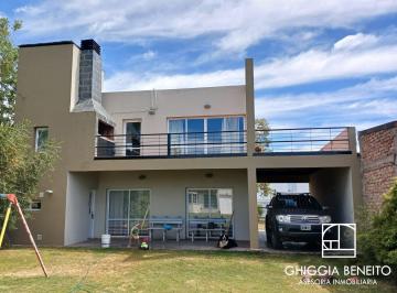 Casa de 4 ambientes, Neuquén · Villa El Chocón - Bº Piedras Coloradas