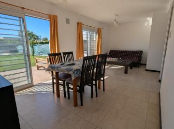 Casa de dos dormitorios en venta Roldán · Uspallata 1800 - Casa de Dos Dorm. en Venta - Roldán
