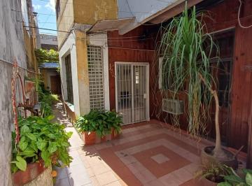 PH de 4 ambientes, Monte Castro · Pasaje Vicente Fidel Lopez 1900 T/c 3 Amb Mas Monoambiente