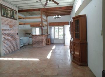 Casa · 145m² · 5 Ambientes · 2 Cocheras · 4 Ambientes - Gran Parque - Pileta - Permuta