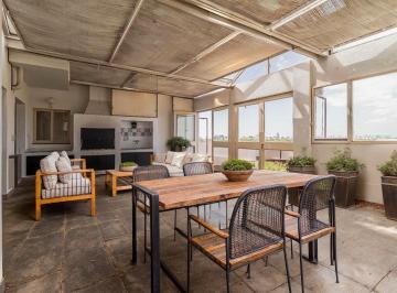 Departamento · 130m² · 4 Ambientes · 2 Cocheras · En Venta. 4 Amb con Dependencia. Quincho y Parrilla Propios. Dos Cocheras.