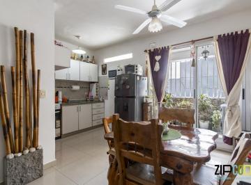 Living con vista al balcon y cocina · Venta Monoambiente Dividido en Living Comedor y Habitación con Balcón y Patio