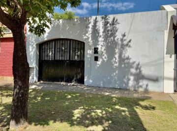 Casa · 60m² · 2 Ambientes · Casa de un Dormitorio con Patio en Las Heras