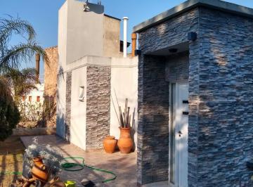 Casa · 160m² · 2 Dormitorios · 3 Cocheras · Oportunidad Que No Podes Perderte Se Vende Casa Se Escuchan Ofertas