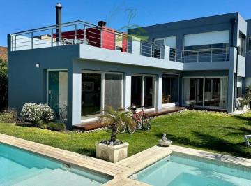 Casa de 8 ambientes, Berazategui · Casa en Venta en Altos de Hudson I
