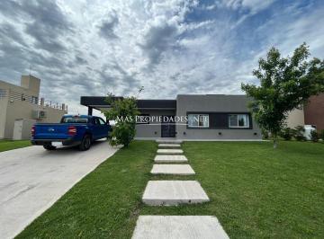 Casa · 147m² · 4 Ambientes · 2 Cocheras · Casa en Venta en Canning Barrio San Lucas