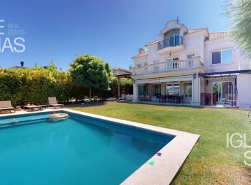 contrafrente · Casa Al Lago en Venta Barrio San Isidro Labrador, Villanueva