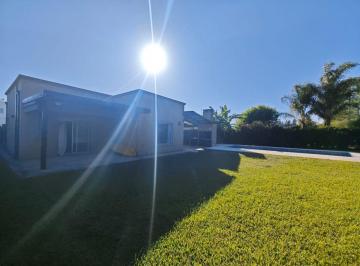 Casa · 150m² · 4 Ambientes · 2 Cocheras · Venta Casa San Rafael Villanueva, con Pileta