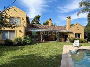 Casa · 200m² · 5 Ambientes · 2 Cocheras · Venta Casa 3 Dorm. y Pileta en Saint Matthew´s, Pilar, G. B. a. Zona Norte