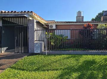 Casa · 190m² · 4 Dormitorios · 1 Cochera · Casa en Zona Norte - Barrio Atep - Estrada Entre Junin y Maipu