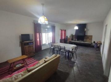 Casa · 277m² · 7 Ambientes · Se Vende Casa en El Centro de La Calera