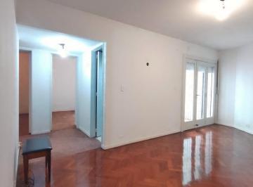 Departamento · 65m² · 3 Ambientes · Departamento de 3 Ambientes con 2 Patios a Reciclar - Apto Prof. - ¡Oportunidad!