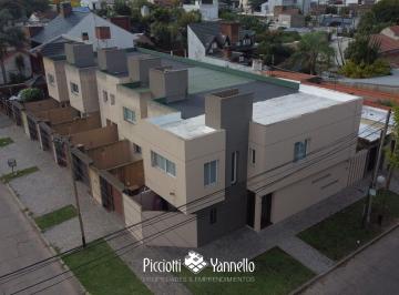 Casa de 3 ambientes, Florencio Varela · Casa Tipo Dúplex 3 Ambientes con Patio y Cochera, Cruce Varela.