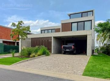 Casa · 405m² · 6 Ambientes · 2 Cocheras · Casa en Venta Yacht Nordelta