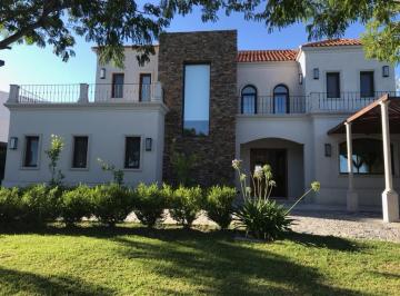 Casa · 300m² · 6 Ambientes · Casa en Venta en San Marco, Villanueva, Tigre