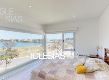 Casa · 163m² · 4 Ambientes · 2 Cocheras · Casa en Venta de 3 Dorm. Puertos del Lago