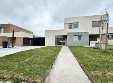 fRENTE. · Casa en Alquiler en Casas de Santa María