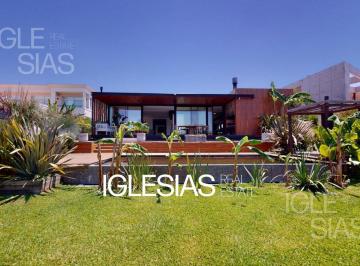 Casa · 270m² · 4 Ambientes · 2 Cocheras · Casa - Muelles